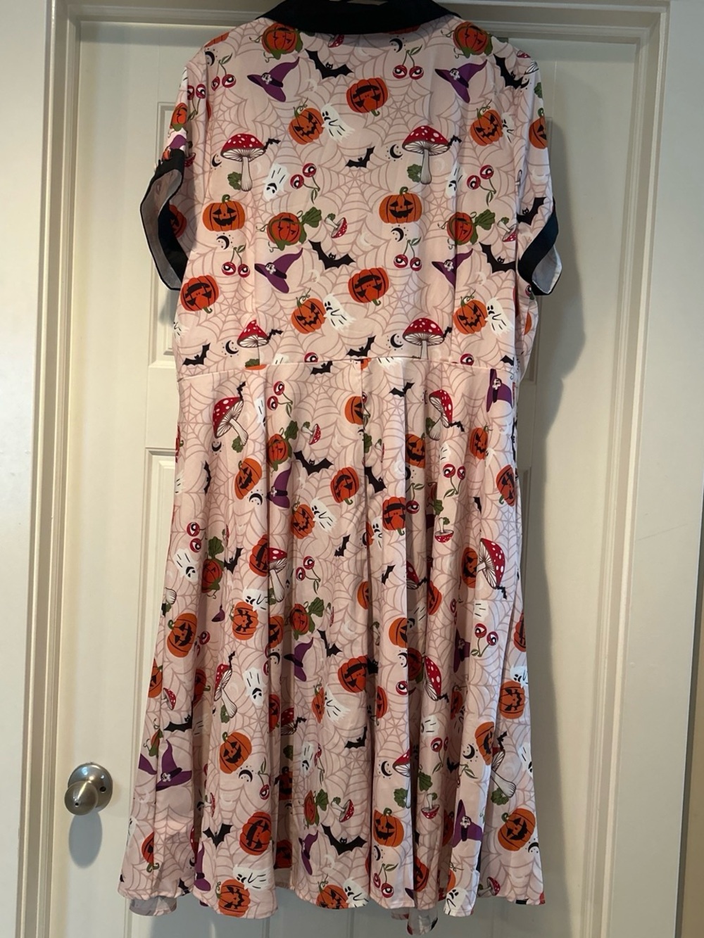 Unique Vintage Halloween Pumpkin Print Dress with Black Collar - Picture 8 of 9